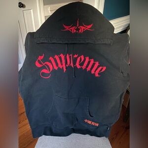 SOLD🚫Supreme Black hoodie with red tone stitching